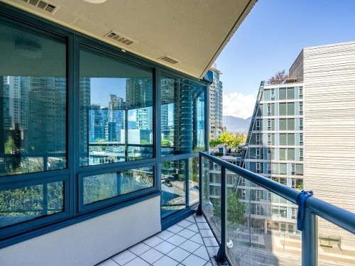 303-1415 Georgia Street W, Vancouver, BC 