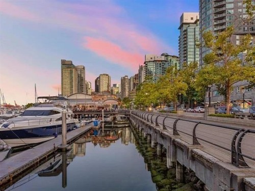 303-1415 Georgia Street W, Vancouver, BC 