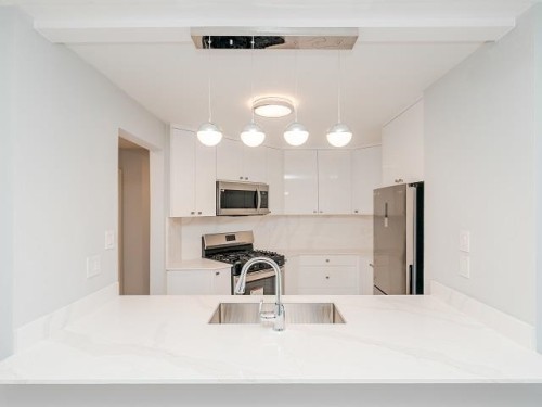 303-1415 Georgia Street W, Vancouver, BC 