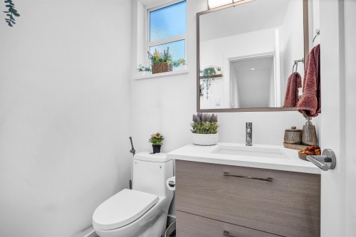 135-1220 Rocklin, Coquitlam, BC 