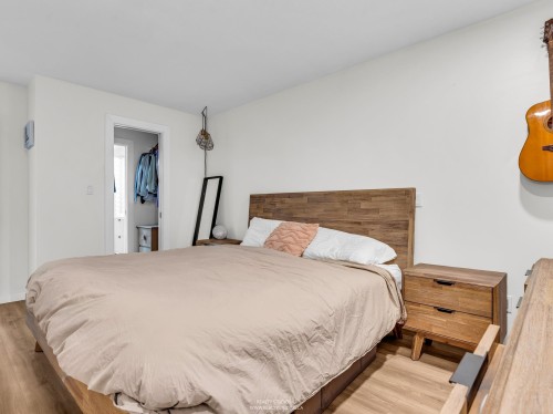 305-1500 Ostler Court, North Vancouver, BC 