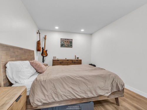 305-1500 Ostler Court, North Vancouver, BC 