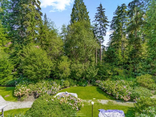 305-1500 Ostler Court, North Vancouver, BC 