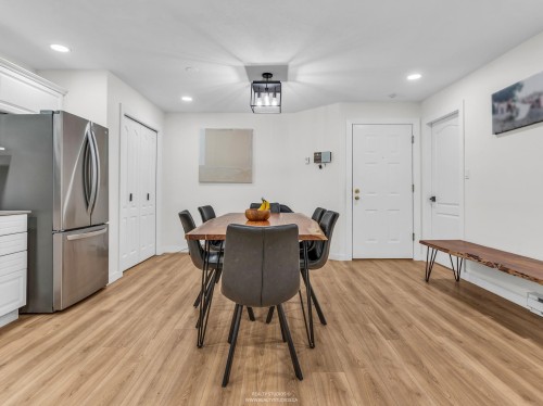 305-1500 Ostler Court, North Vancouver, BC 