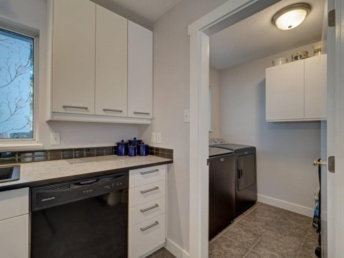 6557 Bjorn Place, Sechelt, BC 