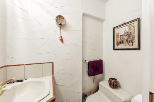 1670 Ayleslynn Drive, North Vancouver, BC 