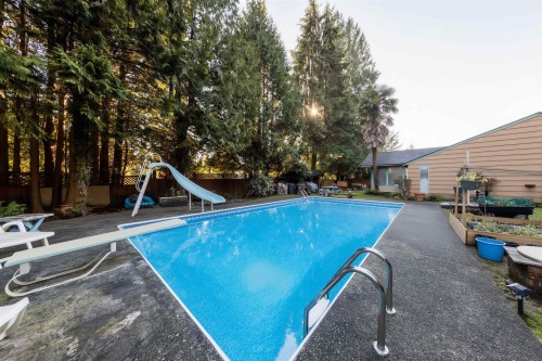 1670 Ayleslynn Drive, North Vancouver, BC 