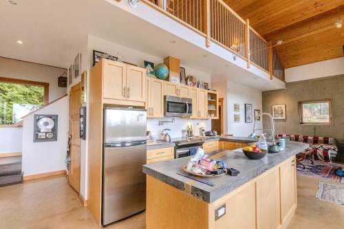 1572 Mountain Road, Gibsons, BC 