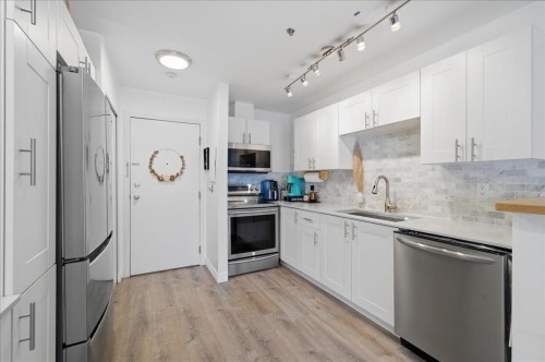 303-1433 1St Avenue E, Vancouver, BC 