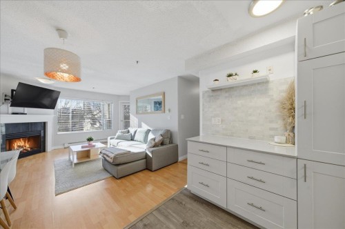 303-1433 1St Avenue E, Vancouver, BC 