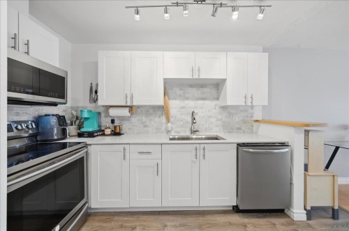 303-1433 1St Avenue E, Vancouver, BC 