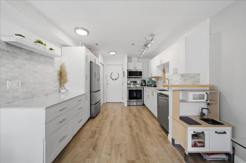 303-1433 1St Avenue E, Vancouver, BC 