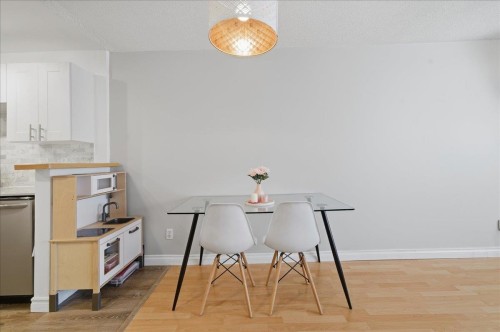 303-1433 1St Avenue E, Vancouver, BC 