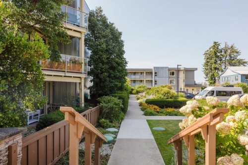 120-5160 Davis Bay Road, Sechelt, BC 