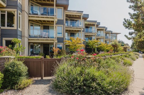 120-5160 Davis Bay Road, Sechelt, BC 