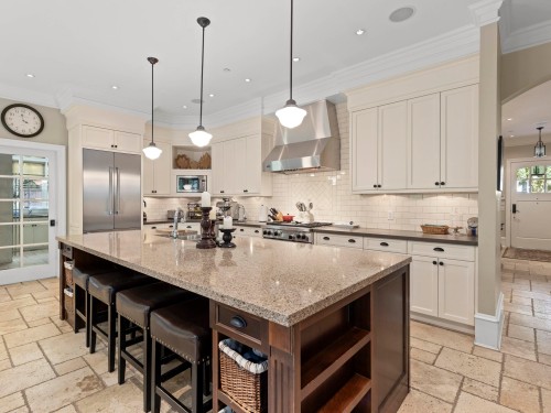 5559 Alma Street, Vancouver, BC 