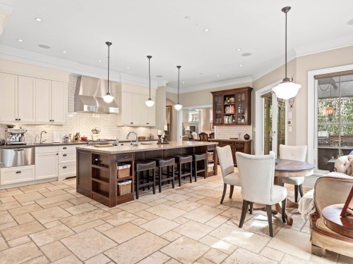 5559 Alma Street, Vancouver, BC 