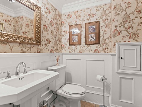 5559 Alma Street, Vancouver, BC 