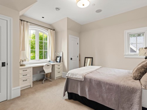 5559 Alma Street, Vancouver, BC 