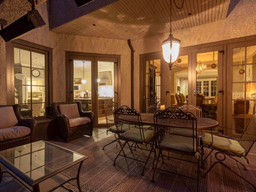 5559 Alma Street, Vancouver, BC 