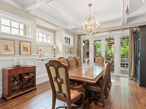 5559 Alma Street, Vancouver, BC 