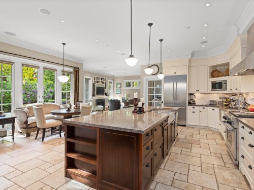 5559 Alma Street, Vancouver, BC 