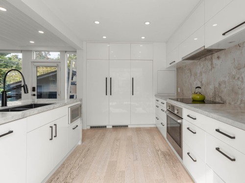 4615 7Th Avenue W, Vancouver, BC 