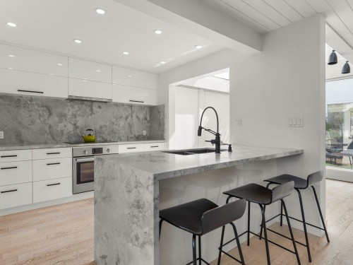 4615 7Th Avenue W, Vancouver, BC 