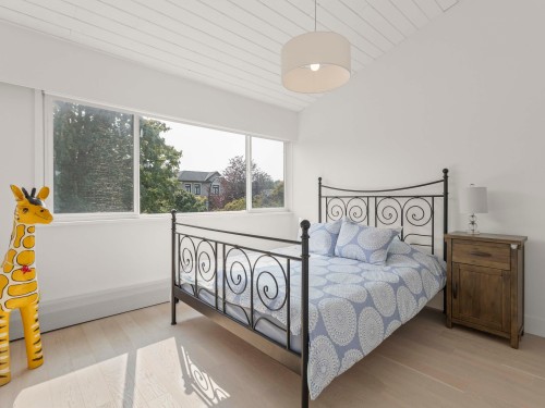 4615 7Th Avenue W, Vancouver, BC 