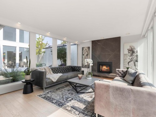 4615 7Th Avenue W, Vancouver, BC 