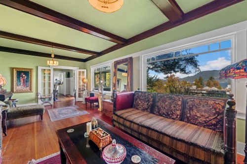 4523 1St Avenue W, Vancouver, BC 