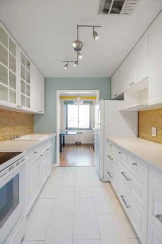 205-1695 10Th Avenue W, Vancouver, BC 