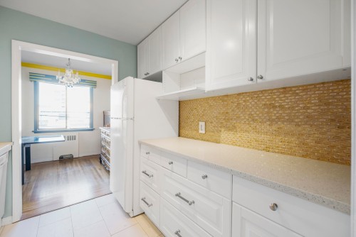 205-1695 10Th Avenue W, Vancouver, BC 