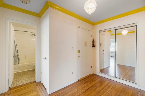 205-1695 10Th Avenue W, Vancouver, BC 