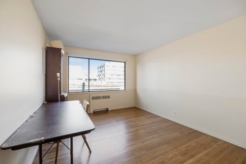 205-1695 10Th Avenue W, Vancouver, BC 