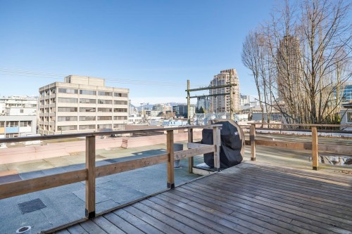 205-1695 10Th Avenue W, Vancouver, BC 