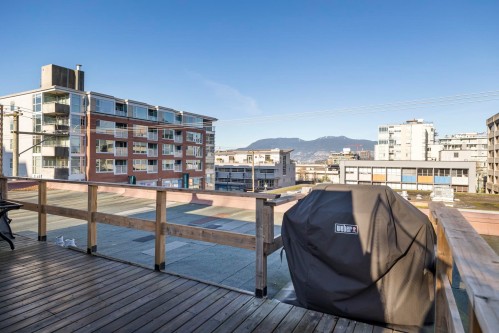 205-1695 10Th Avenue W, Vancouver, BC 