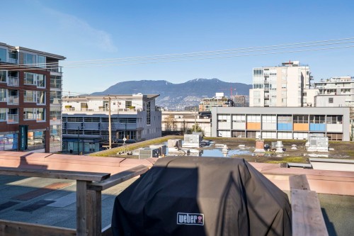 205-1695 10Th Avenue W, Vancouver, BC 