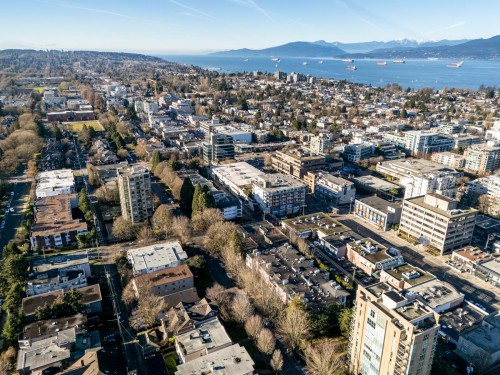 205-1695 10Th Avenue W, Vancouver, BC 