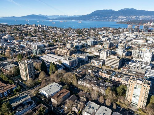 205-1695 10Th Avenue W, Vancouver, BC 