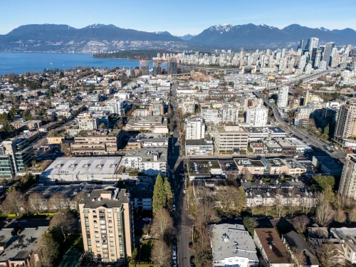 205-1695 10Th Avenue W, Vancouver, BC 