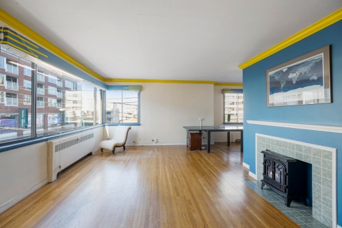 205-1695 10Th Avenue W, Vancouver, BC 