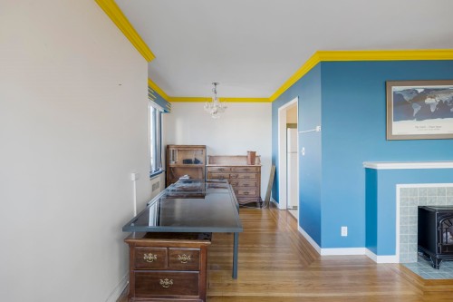 205-1695 10Th Avenue W, Vancouver, BC 