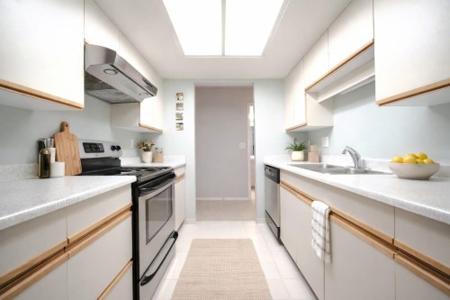 411-2915 Glen Drive, Coquitlam, BC 