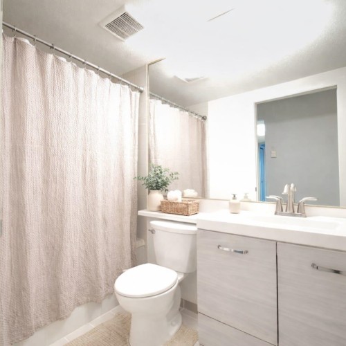 411-2915 Glen Drive, Coquitlam, BC 