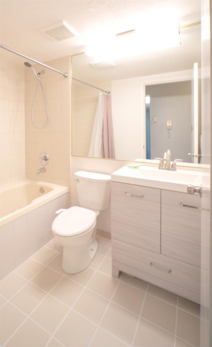 411-2915 Glen Drive, Coquitlam, BC 