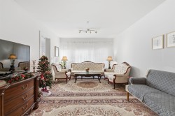 109-1033 St. Georges Avenue  North Vancouver, BC V7L 3H5