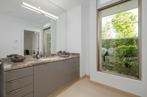 4987 Meadfeild Wynd, West Vancouver, BC 