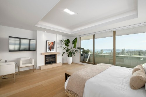 4987 Meadfeild Wynd, West Vancouver, BC 