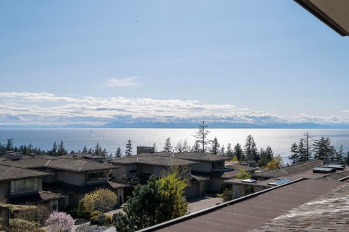 4987 Meadfeild Wynd, West Vancouver, BC 